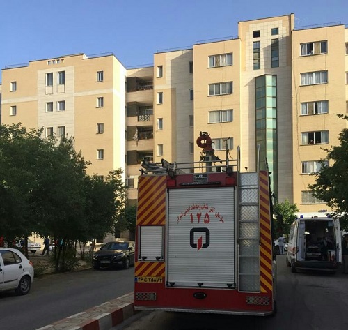 گرفتار شدن ۳۰ شهروند شیرازی در آتش سوزی ساختمان مسکونی