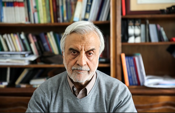 اینکه یک رئیس‌جمهور وعده گرانی بدهد از عجایب است