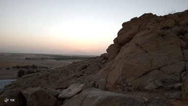 آسیب به بخش بزرگی از آثار تاریخی حریم ممنوعه تخت جمشید در کوهستان مهر+تصاویر