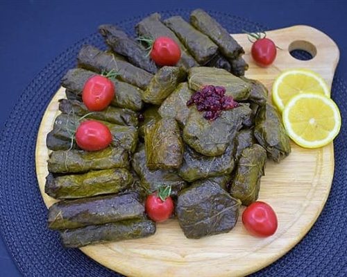 طرز تهیه دلمه برگ  رَز شیرازی خوشمزه و مجلسی به ۲ روش