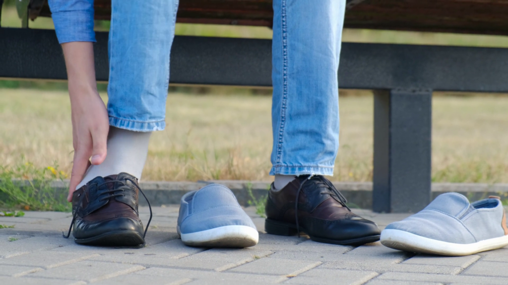 ۱۱ روش کاربردی و آسان برای تعمیر کفش ناراحت و پوشیدن راحت آن