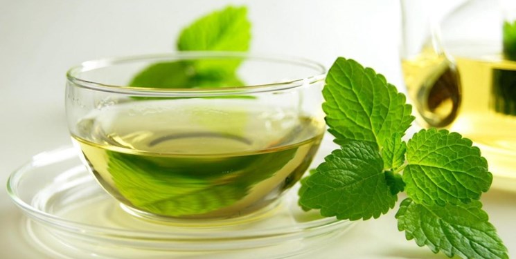 این افراد هرگز نباید عرق نعناع بخورند!