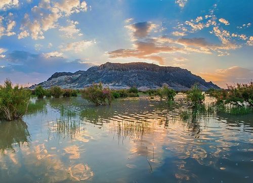 تخت جمشید خشتی ایران|قبر رستم دستان بر بالای ” اوشیدا ” 