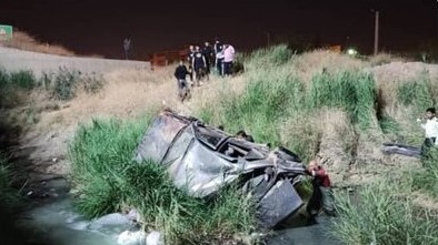 برخورد شدید و سقوط 2 خودرو به دره در کمربندی شیراز(+عکس)