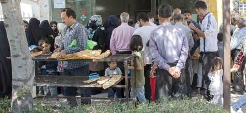 دلیل صف های طولانی جلو نانوایی های شیراز چیست؟