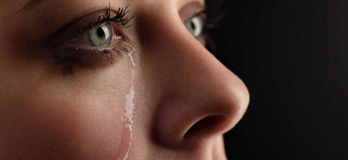 آنچه گریه کردن در مورد شخصیت تان می گوید/۳۵ حقیقت جالب در مورد اشک و گریه