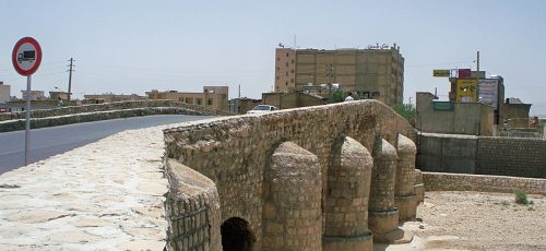 تصاویر زیر خاکی از پل دروازه اصفهان روی «رودخانه خشک» شیراز