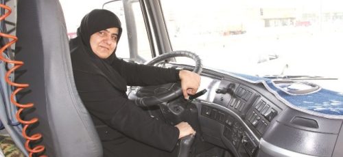 بخوانید|اعتراف پلیس راهور به رانندگی بهتر زنان نسبت به مردان در ایران