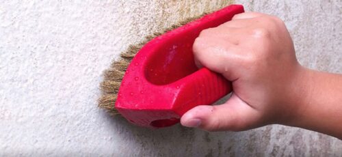 تمیز کردن انواع لکه به آسانی از روی دیوار گچی