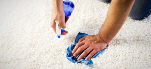 با این روش لکه شیر روی فرش را خیلی سریع و به راحتی پاک کنید