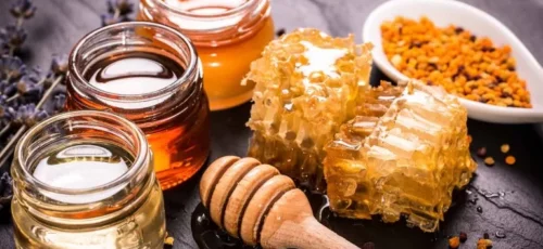 ۱۱ روش تشخیص عسل طبیعی از تقلبی که عسل شناس حرفه ای شوید