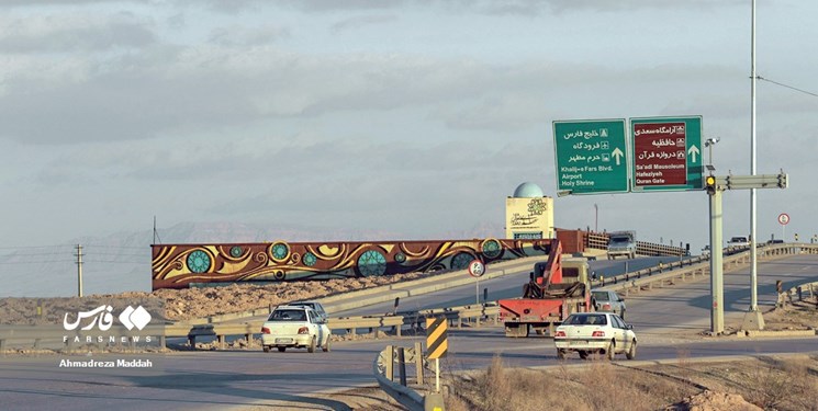 خطر مرگ  "دعوای راهداری و شهرداری " برای راننده ها ، مسافرین و مردم در کمربندی شیراز