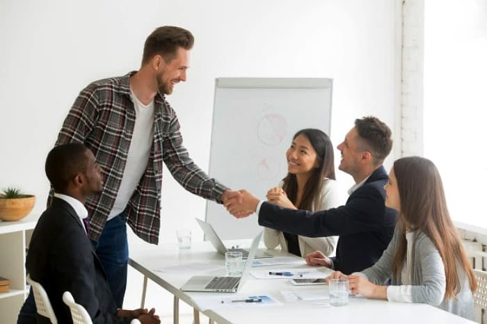 چگونه می توانیم فردی تاثیرگذار و کاریزما باشیم؟