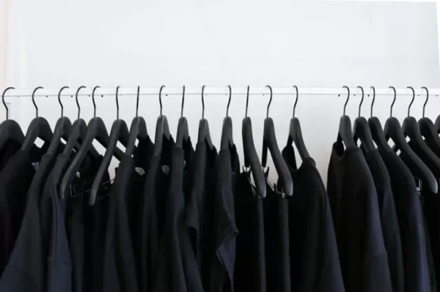 شستن لباس های سیاه و جلوگیری از بور شدن آنها