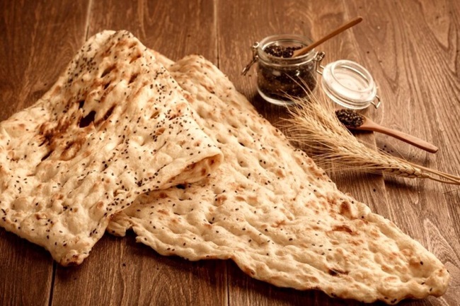 چرا نباید نان را در یخچال نگه دارید؟