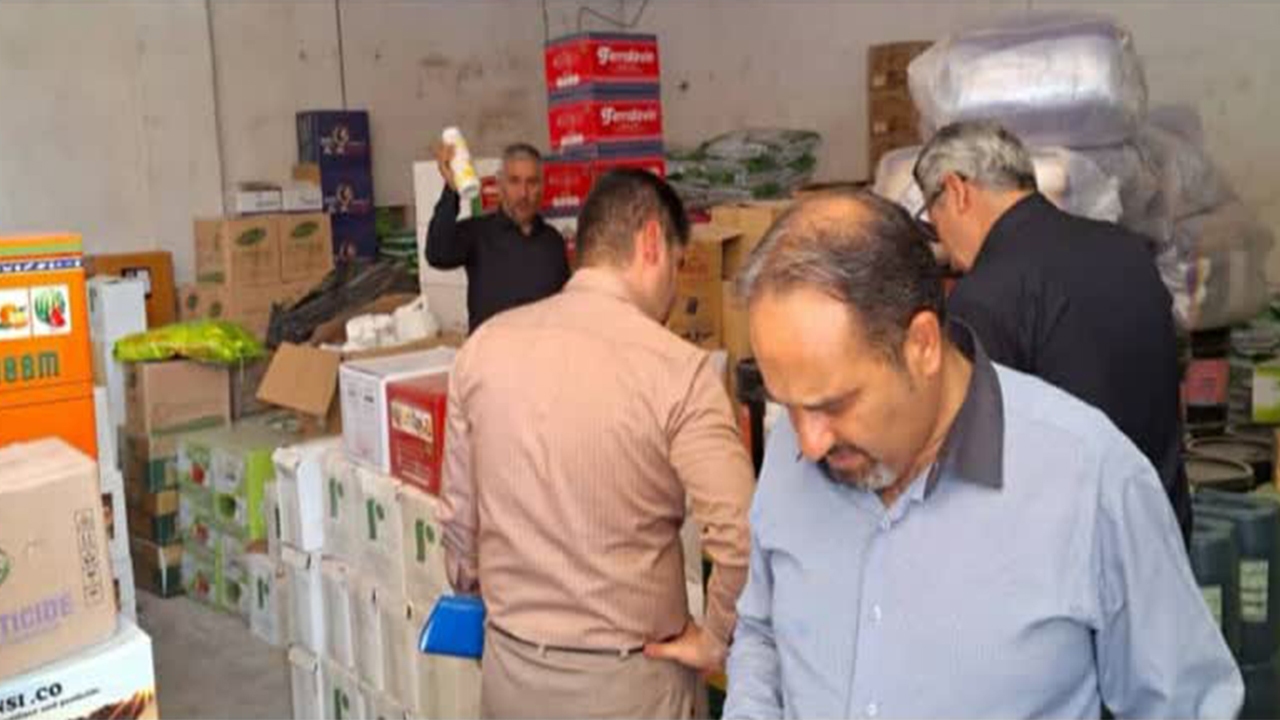 کشف ۱۸۰۰ کیلوگرم کود شیمیایی تقلبی از دو فروشگاه سم و کود در شیراز