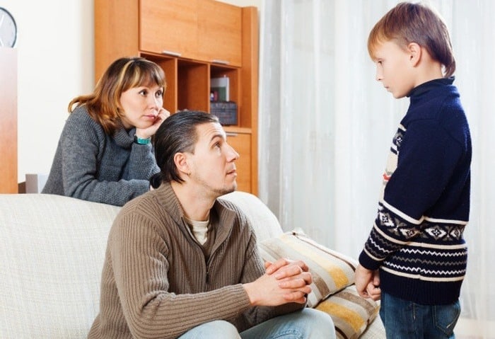  وقتی کودک حاضر جوابی می‌کند چکار کنیم؟