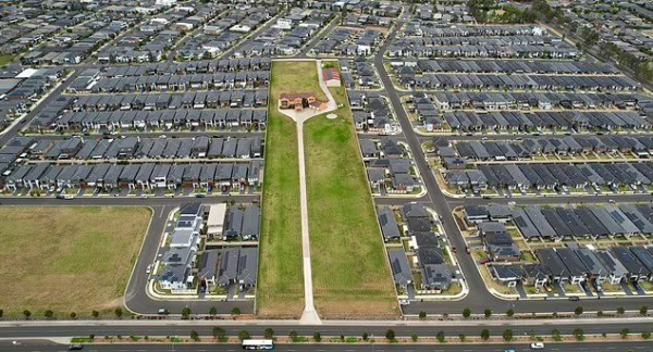 This family refuses to sell their land for several times the price 2