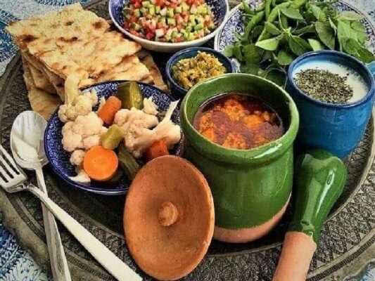 طرز تهیه شوربای گوشت قورما یکی از خوشمزه‌ترین غذاهای سنتی تبریز