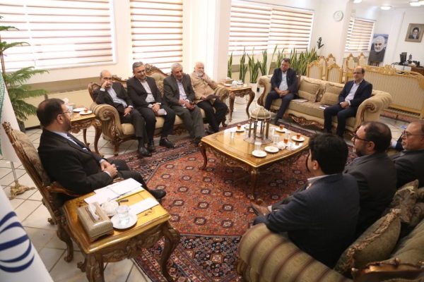 Fars Governor Dr. Hossein Ali Amiri in a meeting with the CEO and board of directors of Shiraz Special Economic Zone 6