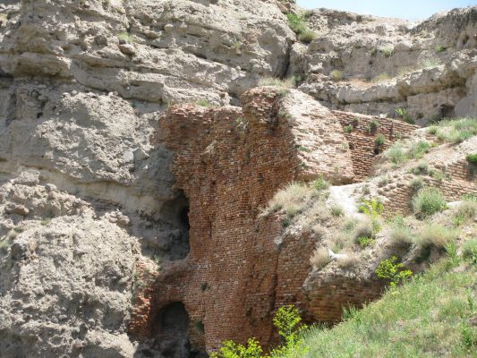 Get to know Dahhak Castle the legendary fortress of ancient Iran 1