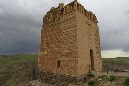 Get to know Dahhak Castle the legendary fortress of ancient Iran 7