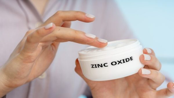 What is the use of 25 zinc oxide ointment 1