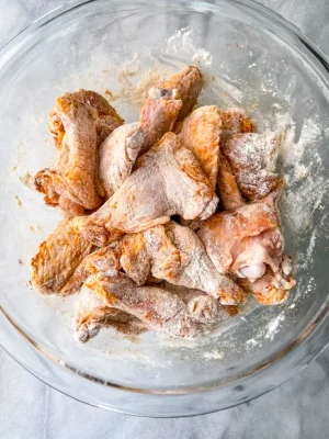 Seasoning and flavoring chicken wings 3