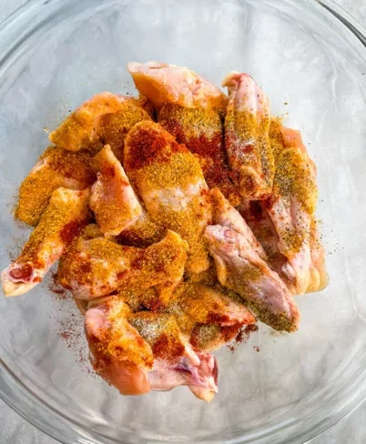 Seasoning and flavoring chicken wings 4