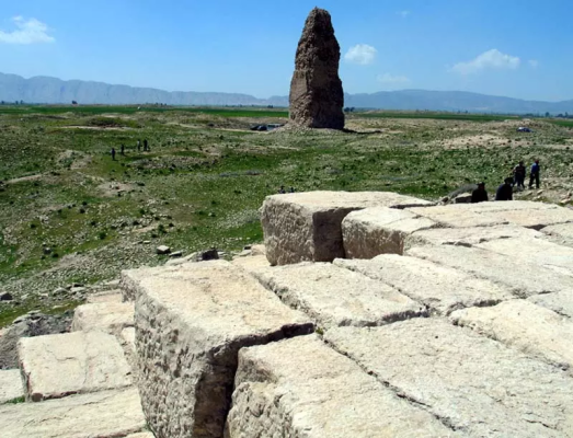 grave The first circular city of Iran and the first capital of the Sassanids