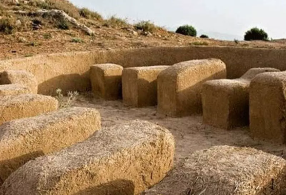 grave The first circular city of Iran and the first capital of the Sassanids 6