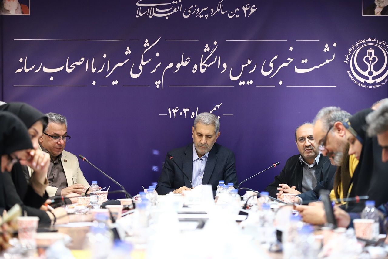دکتر بصیر هاشمی: برای ماندگاری پزشکان و کارکنان حوزه سلامت تلاش می کنیم/ 200 پروژه عمرانی سلامت محور در استان فارس فعال‌اند