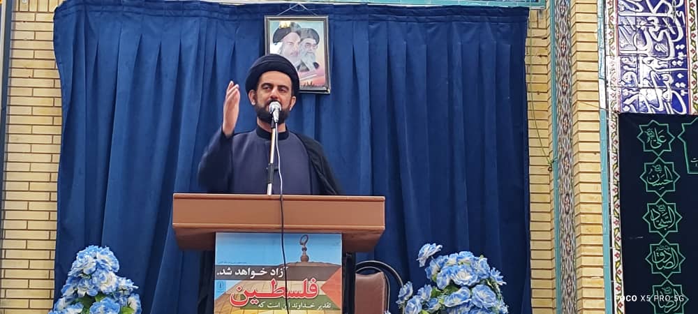 امام جمعه سپیدان:دولت برای گرانی‌های سرسام آور فکری کند/ صبوری مردم حدی دارد