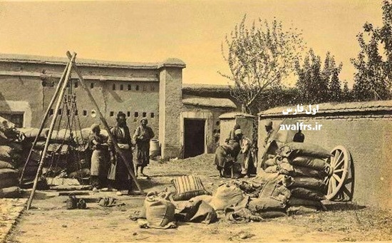 فروش آرد هندی برای کاهش قیمت نان در شیراز سال 1295 (+عکس)