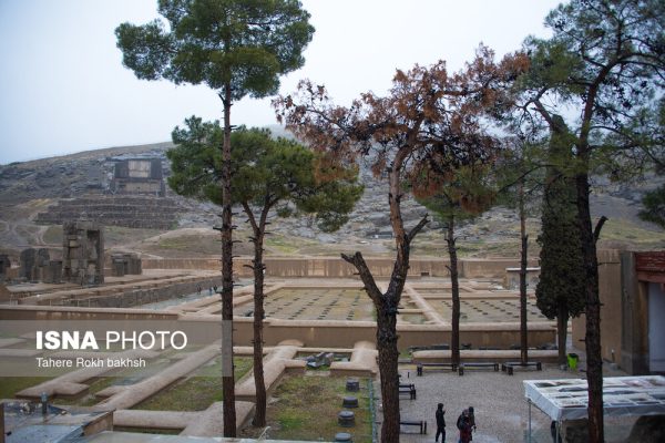 Iranian people visiting Persepolis under the rain 28