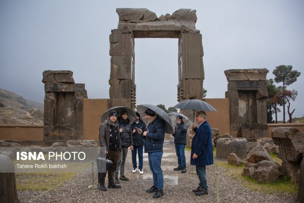 Iranian people visiting Persepolis under the rain 34