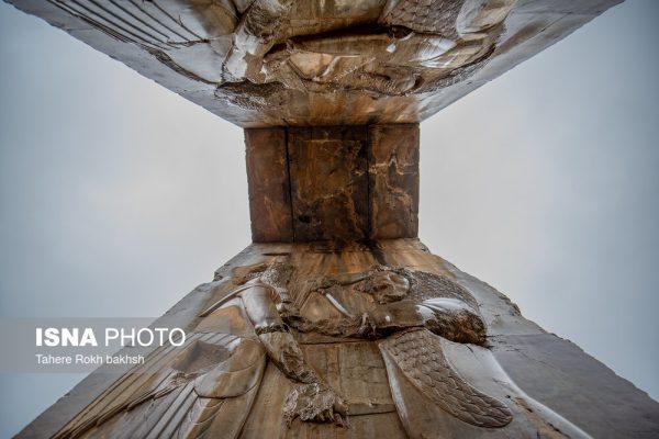 Iranian people visiting Persepolis under the rain 38