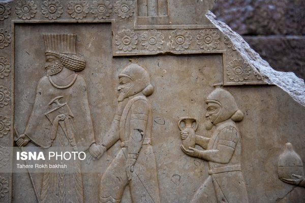 Iranian people visiting Persepolis under the rain 42