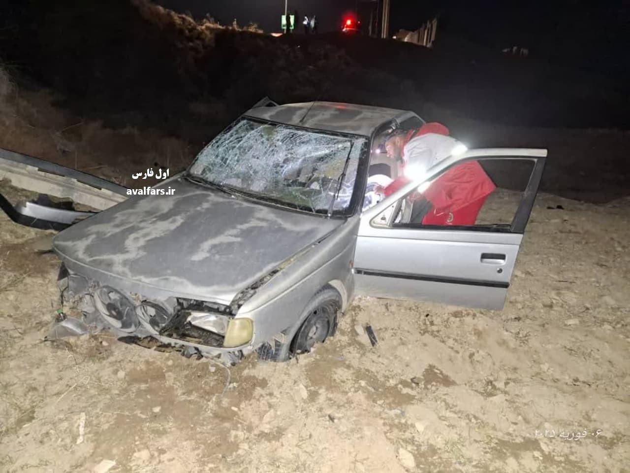 واژگونی پژو ۴۰۵ در جاده شیراز به کازرون با 2 کشته و مصدوم