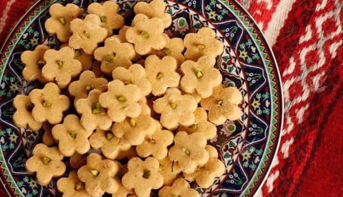 طرزتهیه شیرینی نخودچی محبوب و پرطرفدار عید نوروز