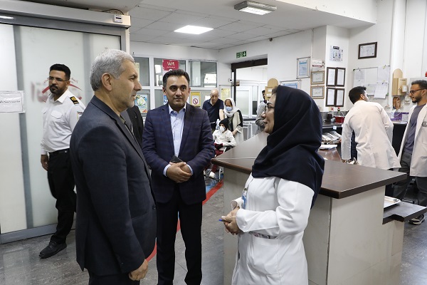 The President of Shiraz University of Medical Sciences made a surprise visit to Khalili Hospital 1