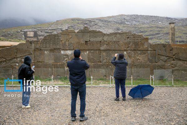 باران در تخت جمشید 4