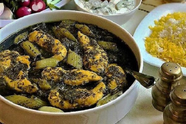 طرز تهیه خورش کرفس با مرغ ساده