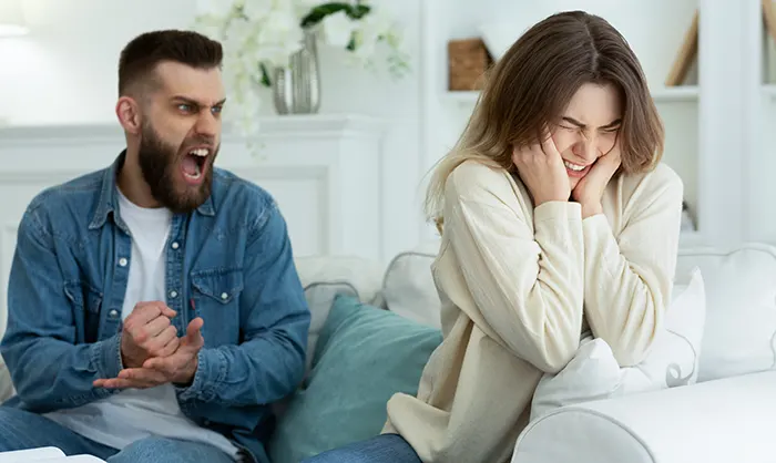 علائم رابطه تاکسیک چیست؟ + راهکارهای مقابله با این مشکل