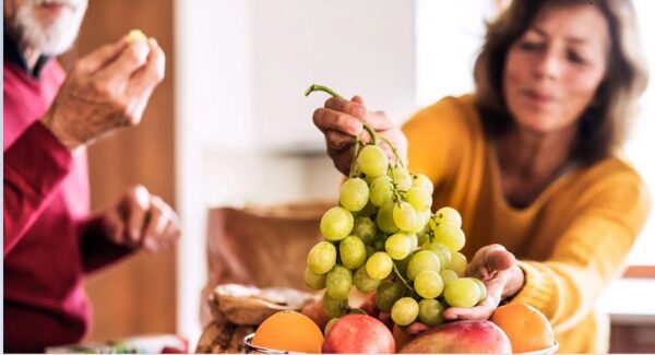 باور غلط درمورد میوه خوردن