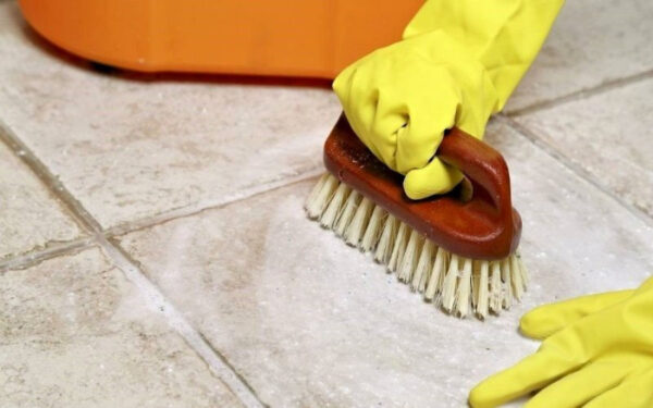 5 اشتباه رایج هنگام تمیز کردن کاشی و سرامیک 