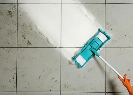 5 اشتباه رایج هنگام تمیز کردن کاشی و سرامیک 