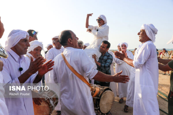 لنج چوبی آرورا 13