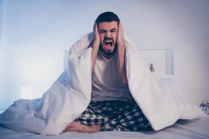 عواقب خطرناک و غیرقابل جبران خوابیدن با ناراحتی!