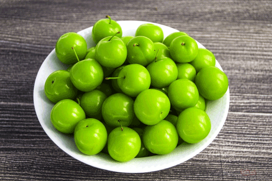خواص گوجه سبز